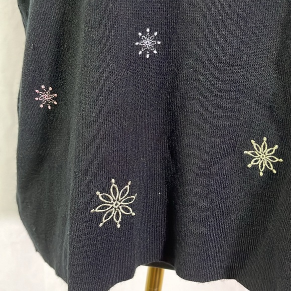 CJ Banks Black Embroidered Snowflake Print Sleeveless Shell Sweater - Picture 9 of 16